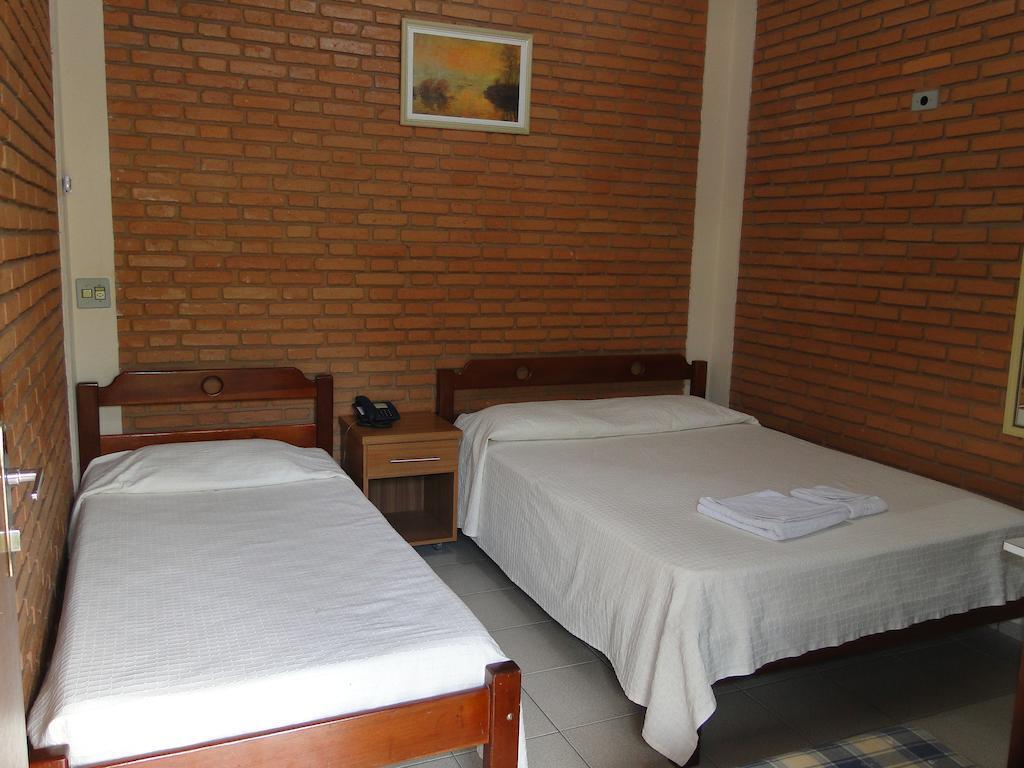 Hotel Pousada Vale Do Sol Em Pompéia Δωμάτιο φωτογραφία