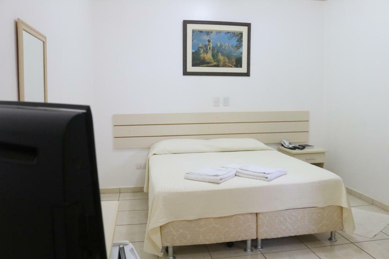 Hotel Pousada Vale Do Sol Em Pompéia Εξωτερικό φωτογραφία